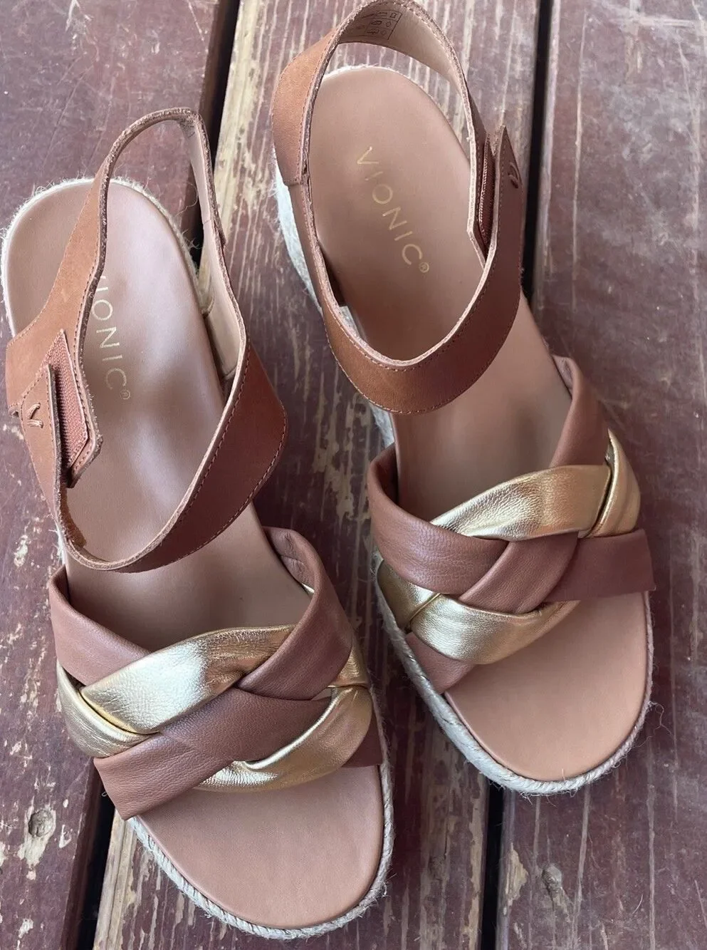 Vionic Women's Saratoga Espadrille Wedge Sandal Size 9.5